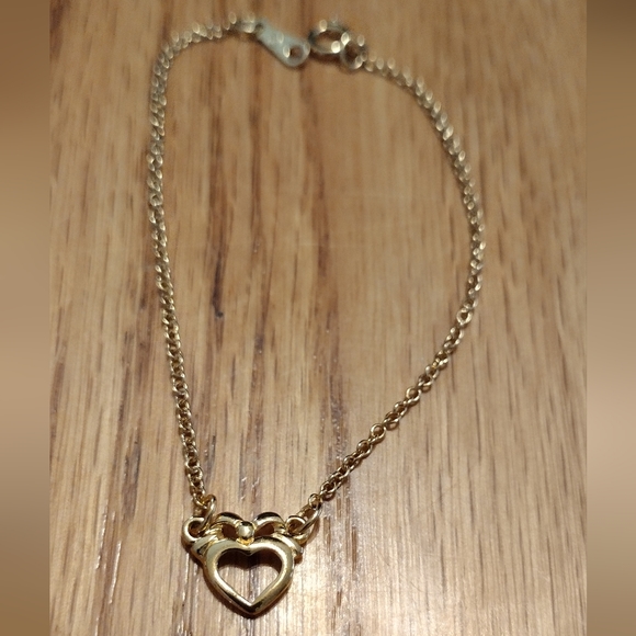 Gold heart bracelet - Picture 8 of 16